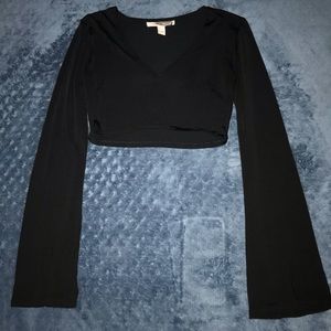 Black wide sleeve crop top